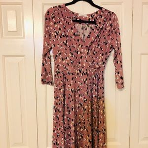 Knee length dress with v neck